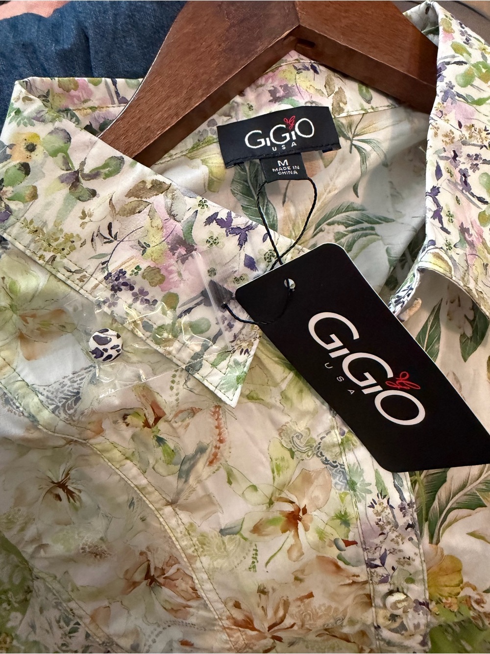 Pastel Floral Short-Sleeve Patchwork Button Front Blouse - Picture 7 of 8